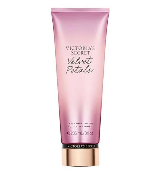 VICTORIAS BODYLOT VELVET PETALS 236ML